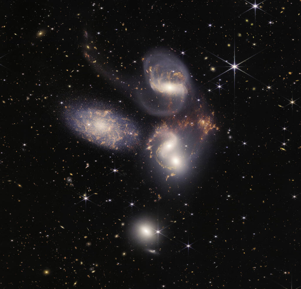 Imaginea de baza a Cvintetului Stephan trimisa de telescopul James Webb in 22 iulie