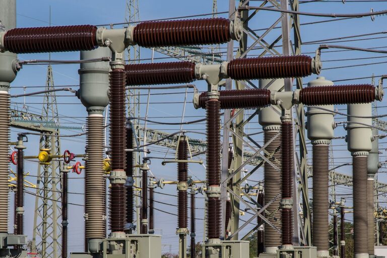 Istoria electricității: de la scântei la revoluția digitală